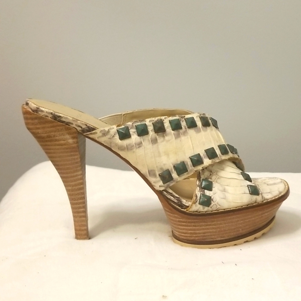 Size 8 Donald j Pilner Lisa